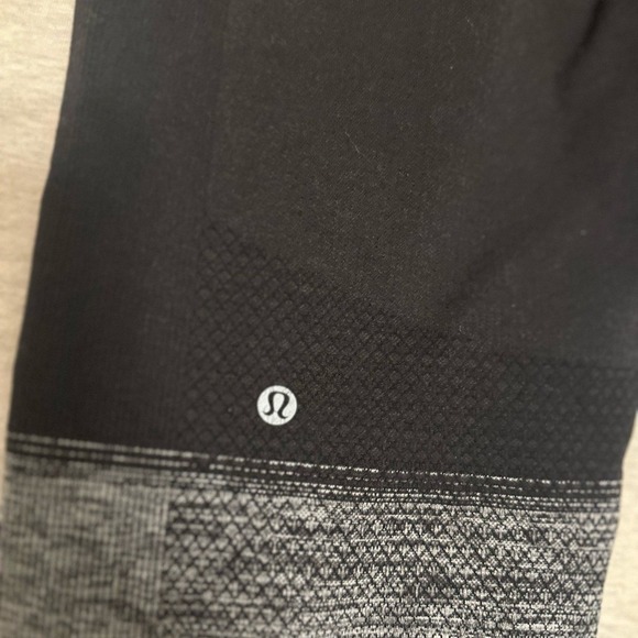 Lululemon Athletica Two-Tone Black and Gray Leggings - Picture 3 of 5